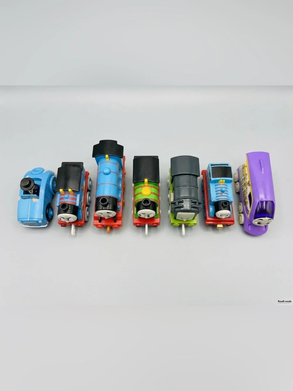 THOMAS & FRIENDS Train Set including Thomas, Percy, Gordon and many others.